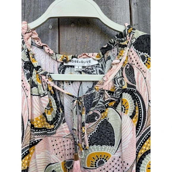 Rose & Olive Women's Paisley Print‎ Smocked Waist Tie Neck Cap Sleeve Top - Picture 3 of 4